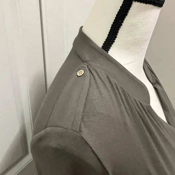 Ann Taylor Olive green ruched front | Wrap style size M - Picture 3 of 9